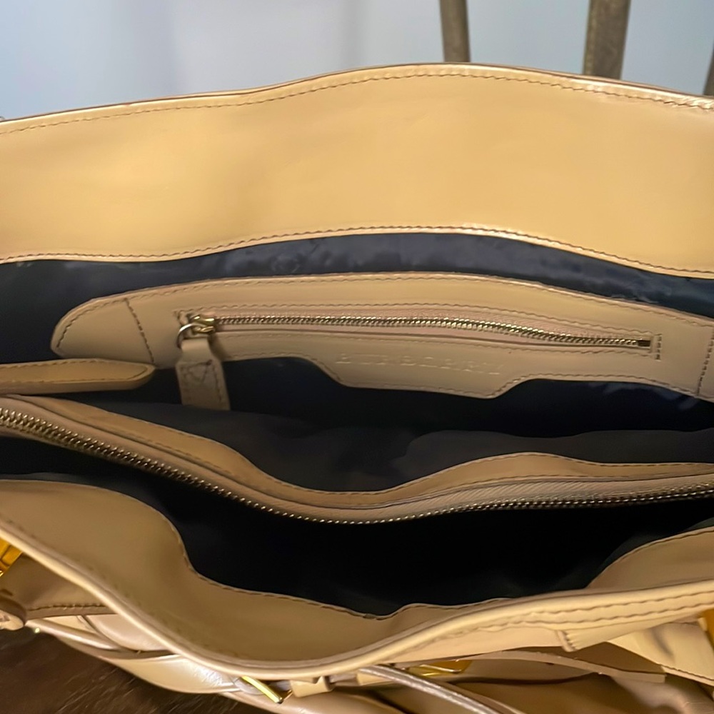 Burberry bag - Picture 7 of 9